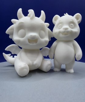 Weiße 3D-Druck-Figuren Mivo und Pao
